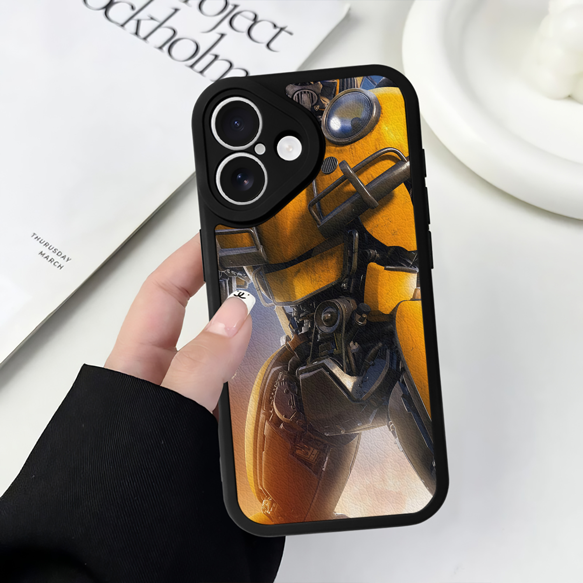 （画像用） Transformers トランスフォーマー 【iPhone 16シリーズ対応】シリコンスマホケース（レザー調） 材質：シリコン
